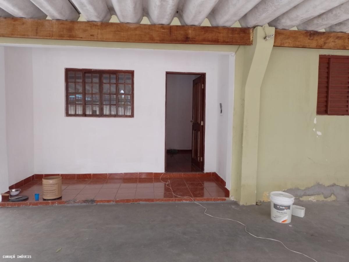 Casa à venda com 2 quartos, 120m² - Foto 1