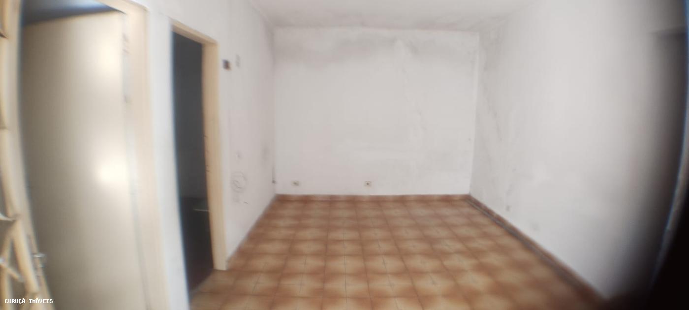 Casa à venda com 2 quartos, 200m² - Foto 2