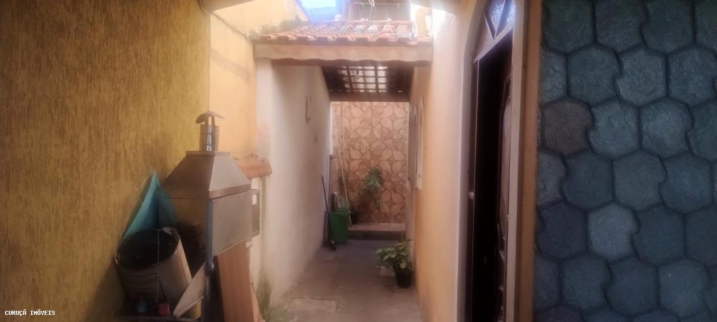 Sobrado à venda com 3 quartos, 200m² - Foto 2