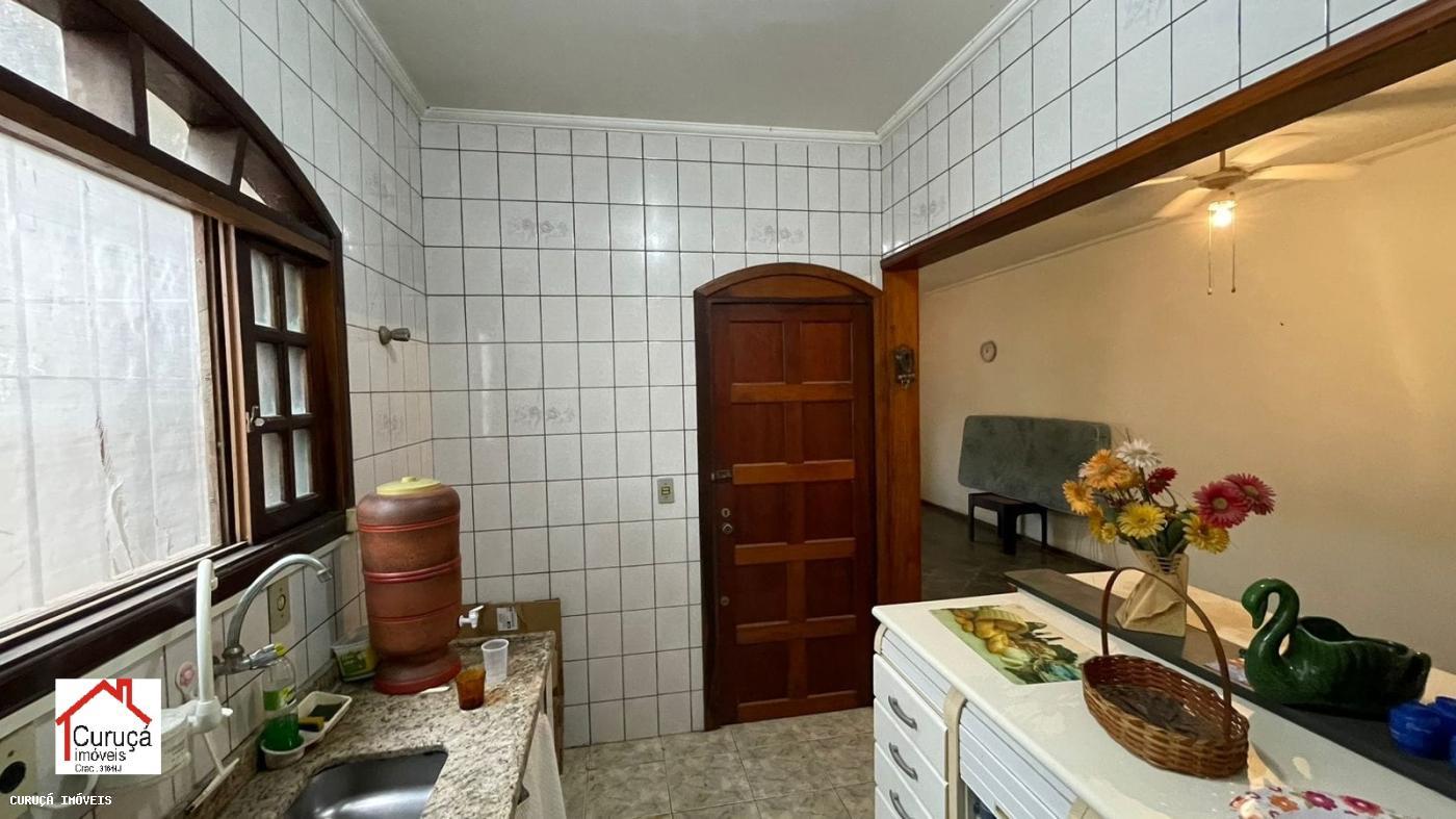 Casa à venda com 2 quartos, 120m² - Foto 3