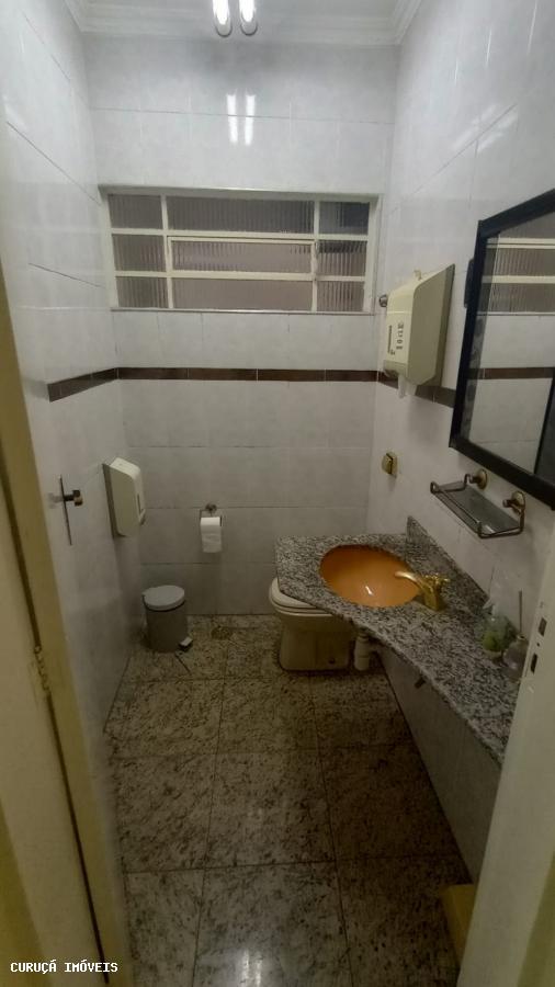 Casa para alugar com 4 quartos, 200m² - Foto 3