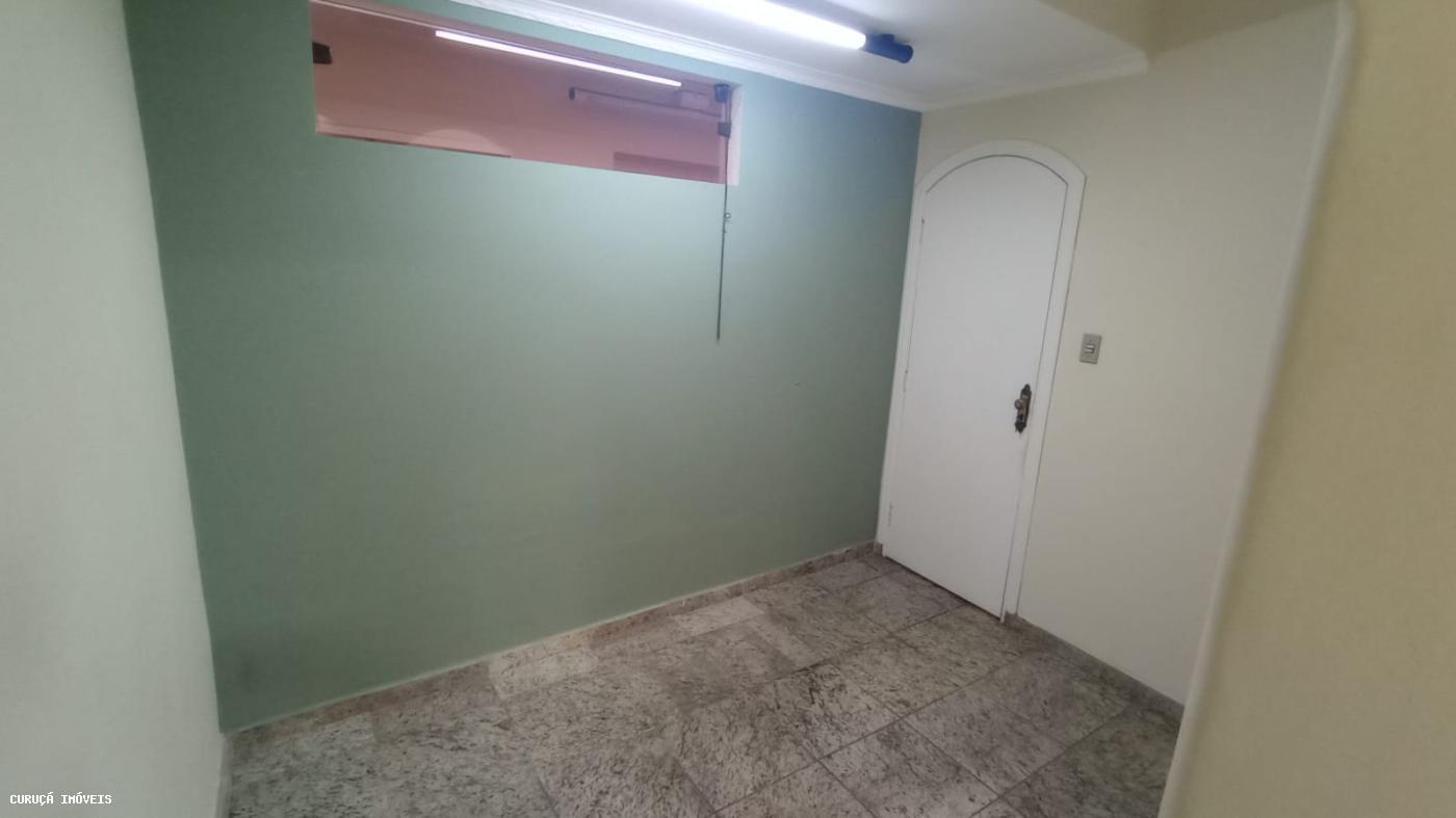 Casa para alugar com 4 quartos, 200m² - Foto 4