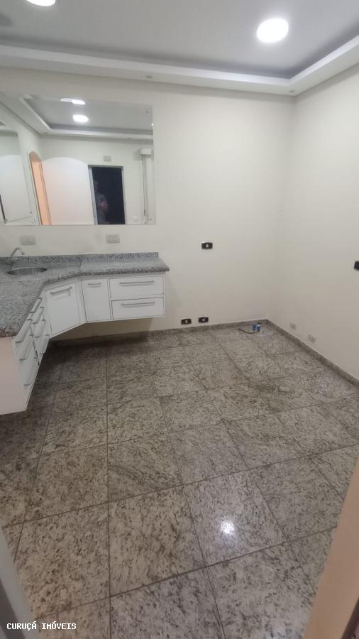 Casa para alugar com 4 quartos, 200m² - Foto 6