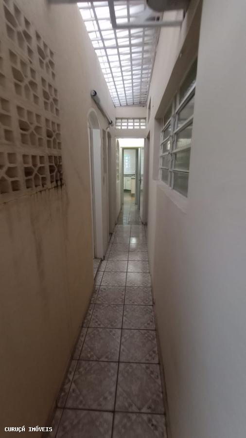 Casa para alugar com 4 quartos, 200m² - Foto 10