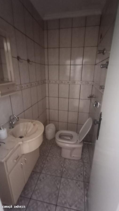 Casa para alugar com 4 quartos, 200m² - Foto 12