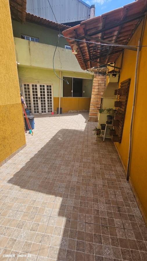 Sobrado à venda com 4 quartos, 210m² - Foto 2