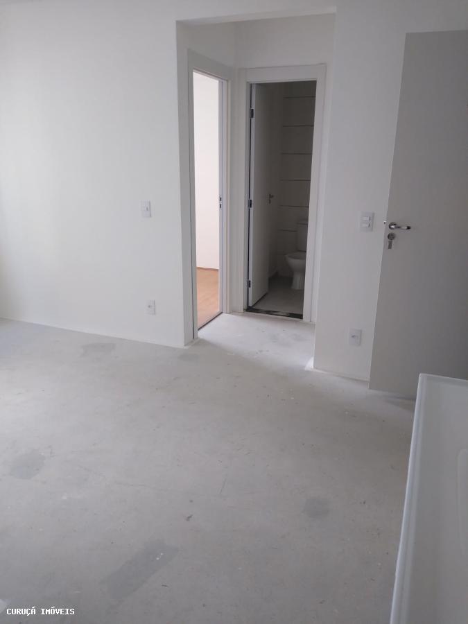 Apartamento para alugar com 2 quartos, 37m² - Foto 2