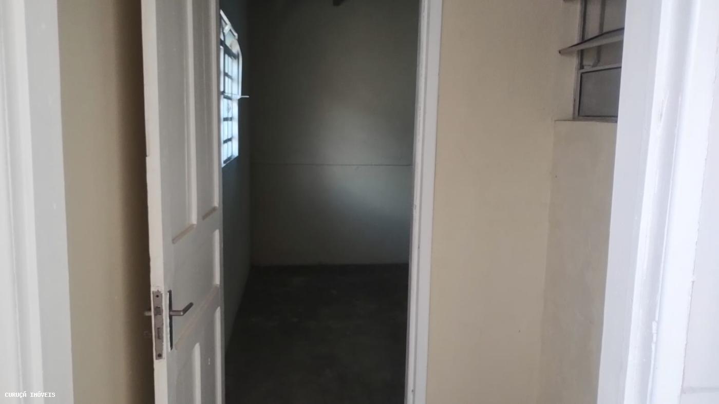 Casa para alugar com 2 quartos, 50m² - Foto 4